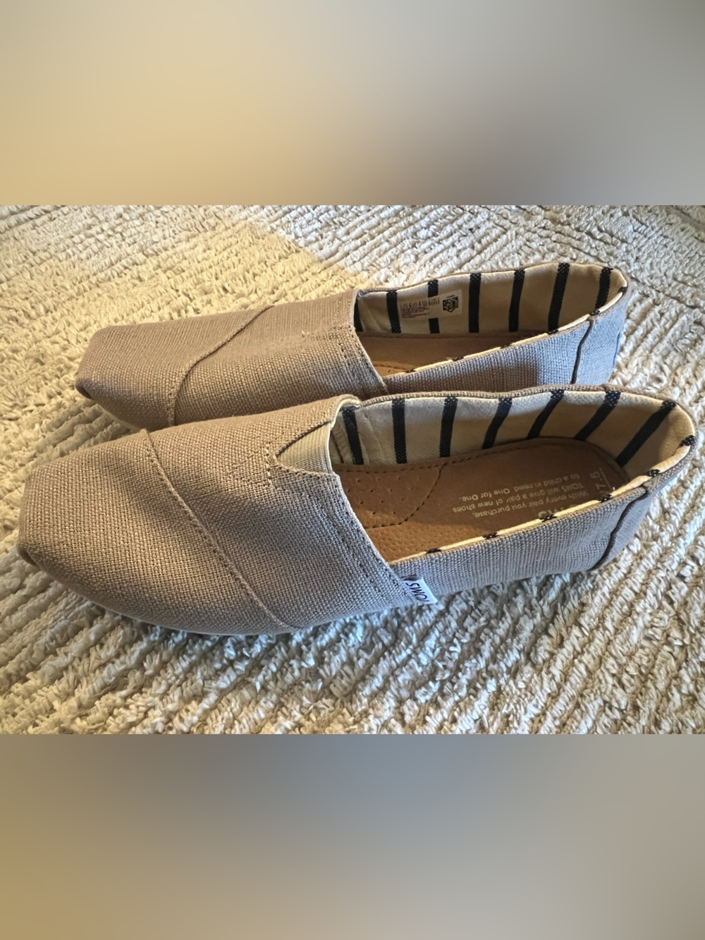 Toms Women’s Beige Canvas Slip-On Flats - Picture 4 of 5